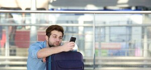 В усьому винна пташка: у львівському аеропорту пасажири третю добу чекають на виліт до Неаполя