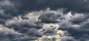 Волшебство: полюбуйся облачным одесским пляжем