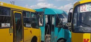 Под Киевом столкнулись три маршрутки: фото