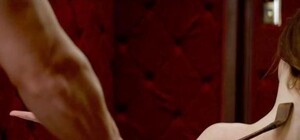 Воспитательный момент: в Киеве средь бела дня активисты выпороли мужчину в трусах