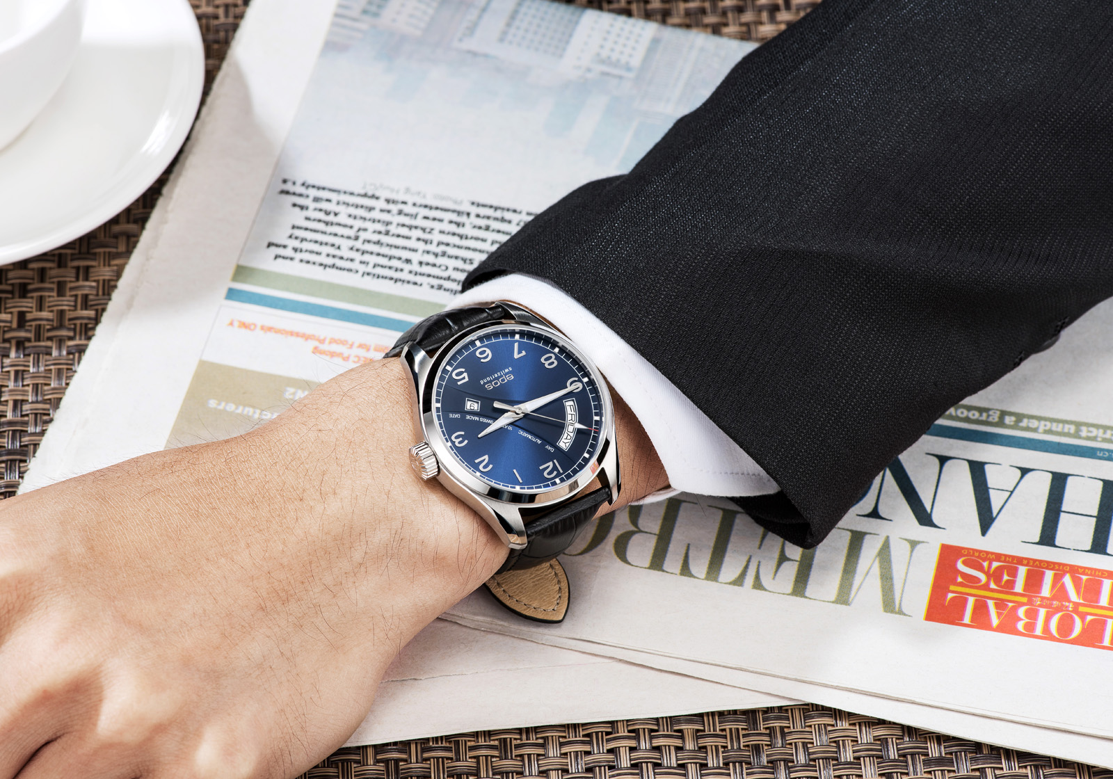 Новость - События - Акция: покупай брендовые часы за полцены от ДЕКА