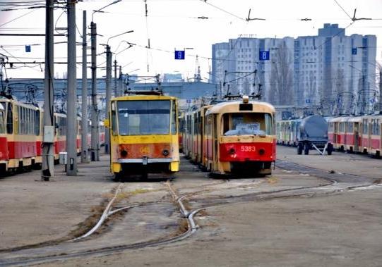 Новость - События - Из-за ночной бури в Киеве заблокировано движение трамваев №18