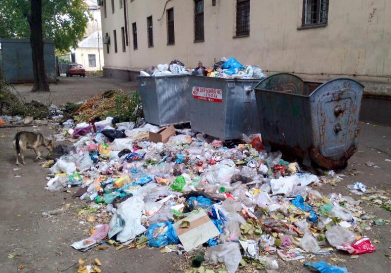 Новость - События - Есть работа: Киеву не хватает людей для уборки мусора
