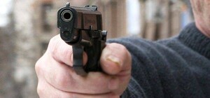 Голливудский экшн: в Киеве воруженные мужчины захватили маршрутку с пассажирами