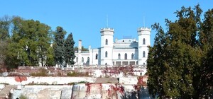 Фотофакт: под Харьковом началась реконструкция Шаровского дворца