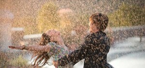 Не фонтан: на Лукьяновской площади произошел прорыв трубы