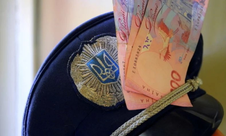Новость - События - Доблестная полиция: копы требовали деньги за возврат потерянного бумажника