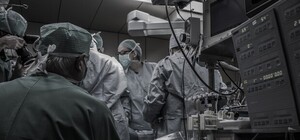 Через смерть дитини: Порошенко позбавив стипендії головлікаря райлікарні на Львівщині