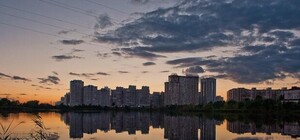 Забор вокруг озера Лебединое: для чего его поставили и когда уберут