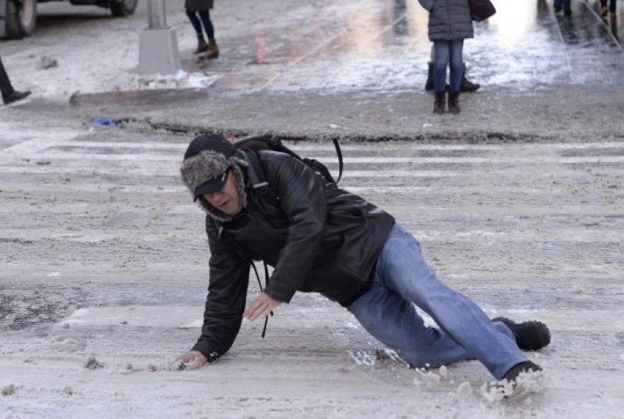 Новость - События - Не торопись: синоптики предупредили о скользкой ситуации на дорогах Киева