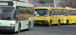 Прокатил, как Шумахер: на Академгородке из маршрутки на ходу выпала девушка