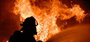 Без света — три общежития: в центре Харькова взорвался и сгорел трансформатор