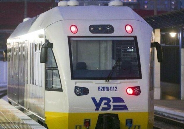 Новость - События - Без буксира - никак: Kyiv Boryspil Express ездит за локомотивом