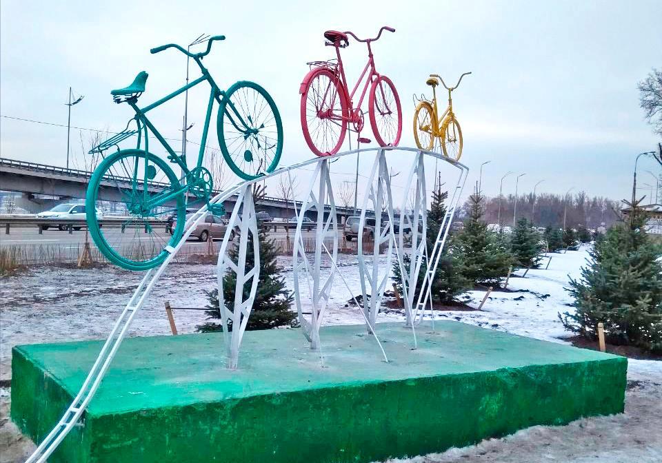 Новость - События - Полюбуйся: на Печерске появилась новая инсталляция с велосипедами
