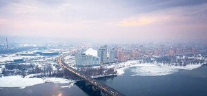 Будешь стоять в пробке: завтра в Киеве на полдня ограничат движение на двух мостах