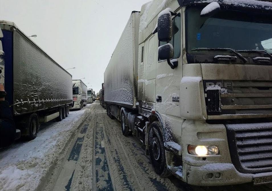 Новость - События - Из-за снегопада в Киеве хотят запретить въезд для грузовиков