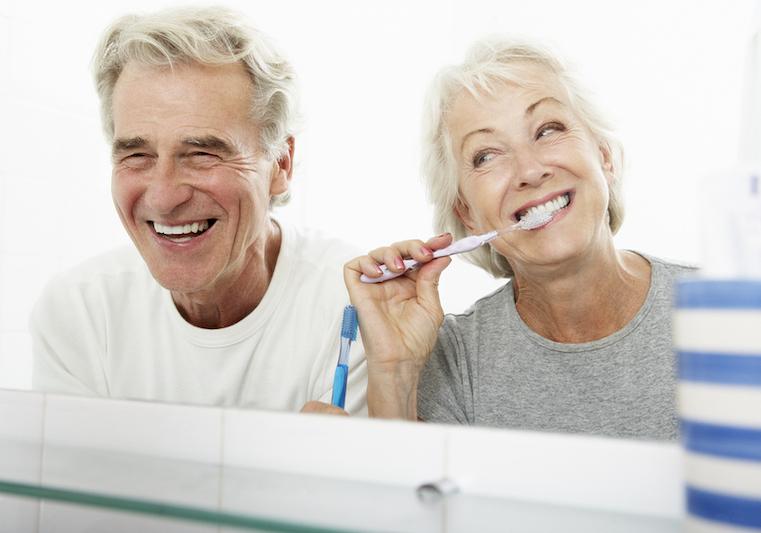Новость - Общество - Уход за зубами после 50-ти: что нужно для красивой и здоровой улыбки