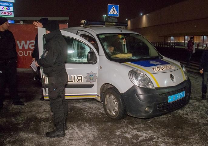 В Киеве во время задержания грабитель ранил полицейского 