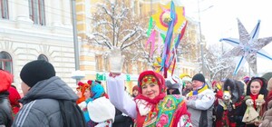 Фоторепортаж: в Харькове стартовал красочный фестиваль вертепов