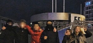 Школьники, зверcки избившие мужчину возле Дворца спорта, оказались поклонниками нацизма