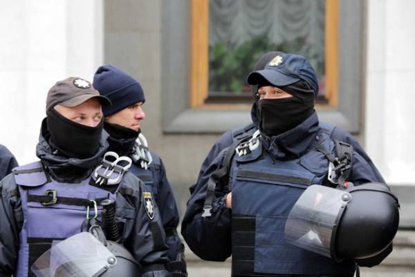 На Центральном железнодорожном вокзале Киева начала патрулировать полиция
