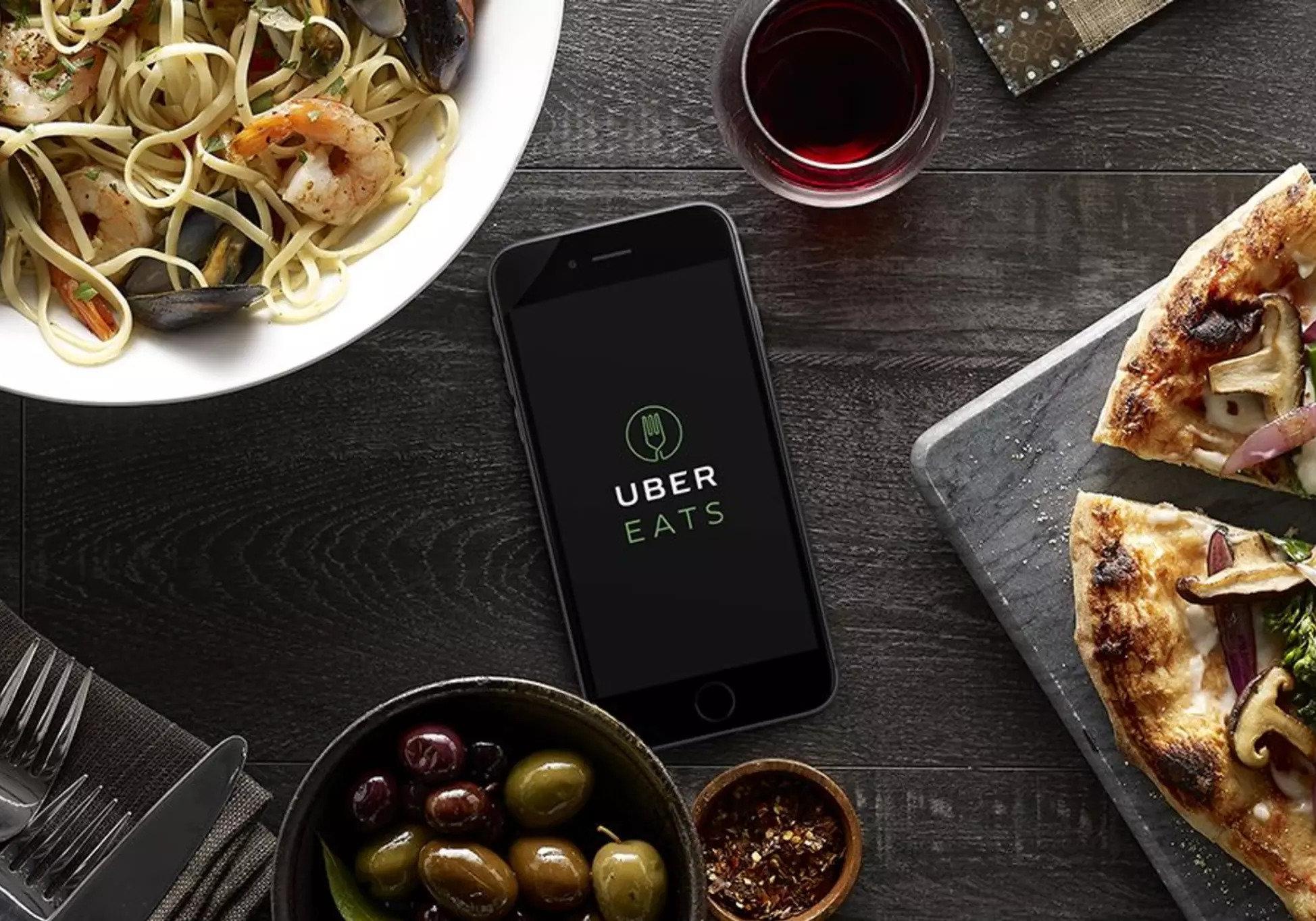 Uber Eats снова анонсировал запуск доставки еды. Фото: Eater
