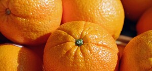 Оранжевое ДТП: на ДВРЗ улицу усыпало апельсинами