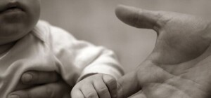 Важно знать: как в Крыму изменился размер пособий на приемных детей