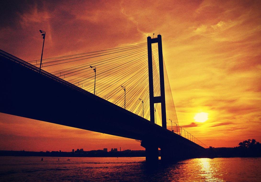 В понедельник ночью будут ремонтировать Южный мост. Фото: Look My Trips