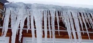 Очередная жертва: в Полтаве мужчину привалило сосулькой