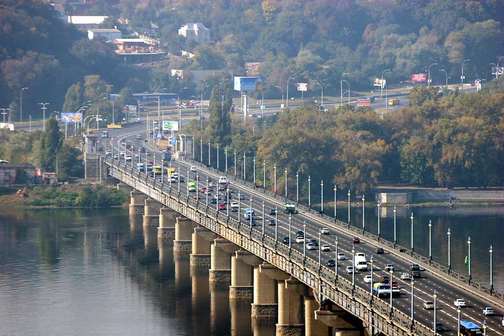 Новость - Транспорт и инфраструктура - Будут пробки: в Киеве временно закроют движение по мосту Патона