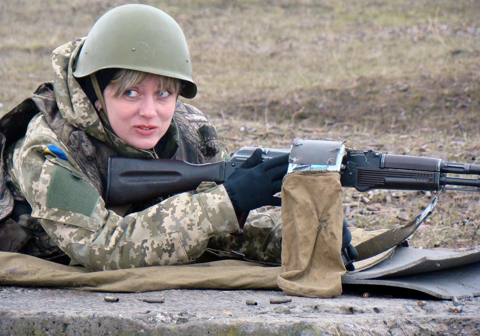 Девушкам разрешили учиться в военных лицеях