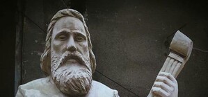 Одесский скульптор вырезал из дерева фигуру Тараса Шевченко