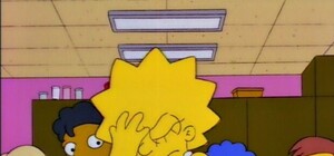 Что за люди: на детской площадке отгородили место для авто