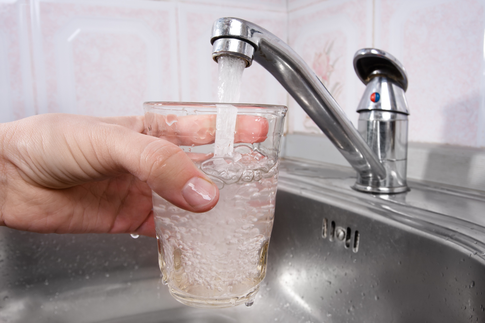 Жителям Оболони в ночь с 28 на 29 марта нельзя будет пользоваться водой из крана