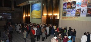 Перекрыли эвакуационные выходы: в ХНАТОБе арендаторы помещений сорвали спектакль