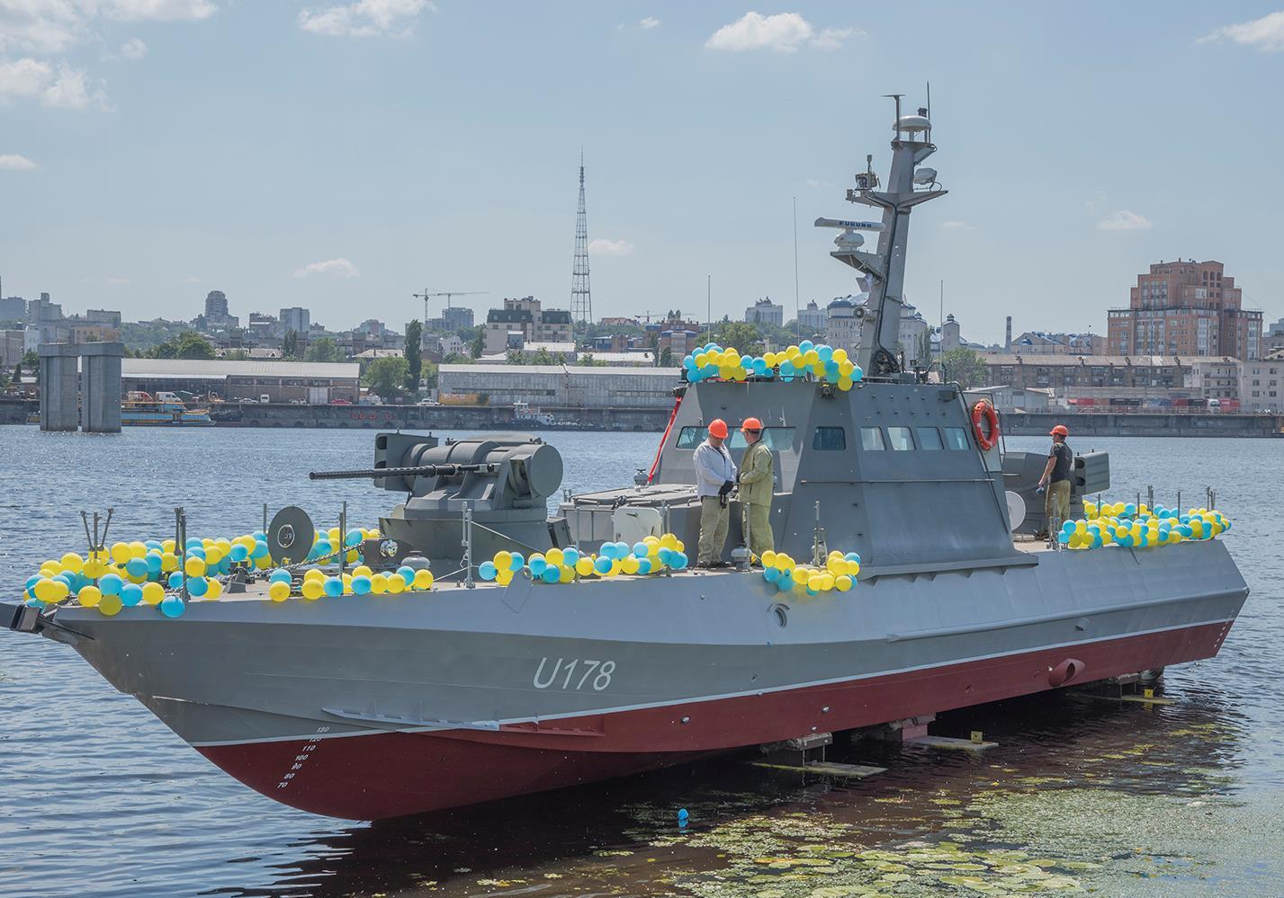 В Киеве на воду спустили новый бронекатер для ВМСУ