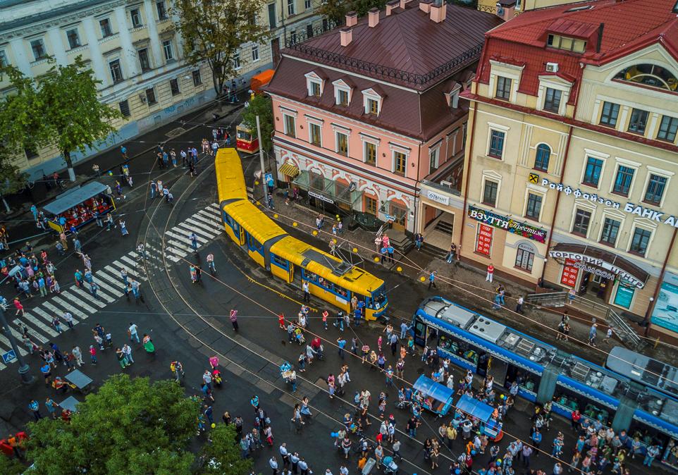 Когда закроют трамваи на Подоле. Фото: Александр Гончаров