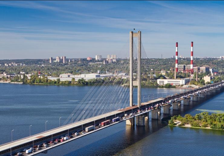Новость - События - Объезжай: в Киеве из-за аварии в обоих направлениях ограничено движение по Южному мосту