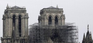 В Украине предлагают купить куски сгоревшего Нотр-Дам де Пари