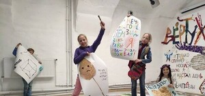 Рисовали три месяца: в Харькове ночью сорвали выставку детских плакатов