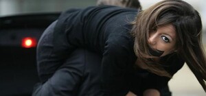 Затолкали в машину: в Киеве посреди улицы неизвестные похитили женщину