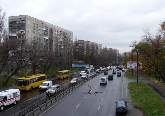 В Киеве очистили от наружной рекламы улицу Елены Телиги
