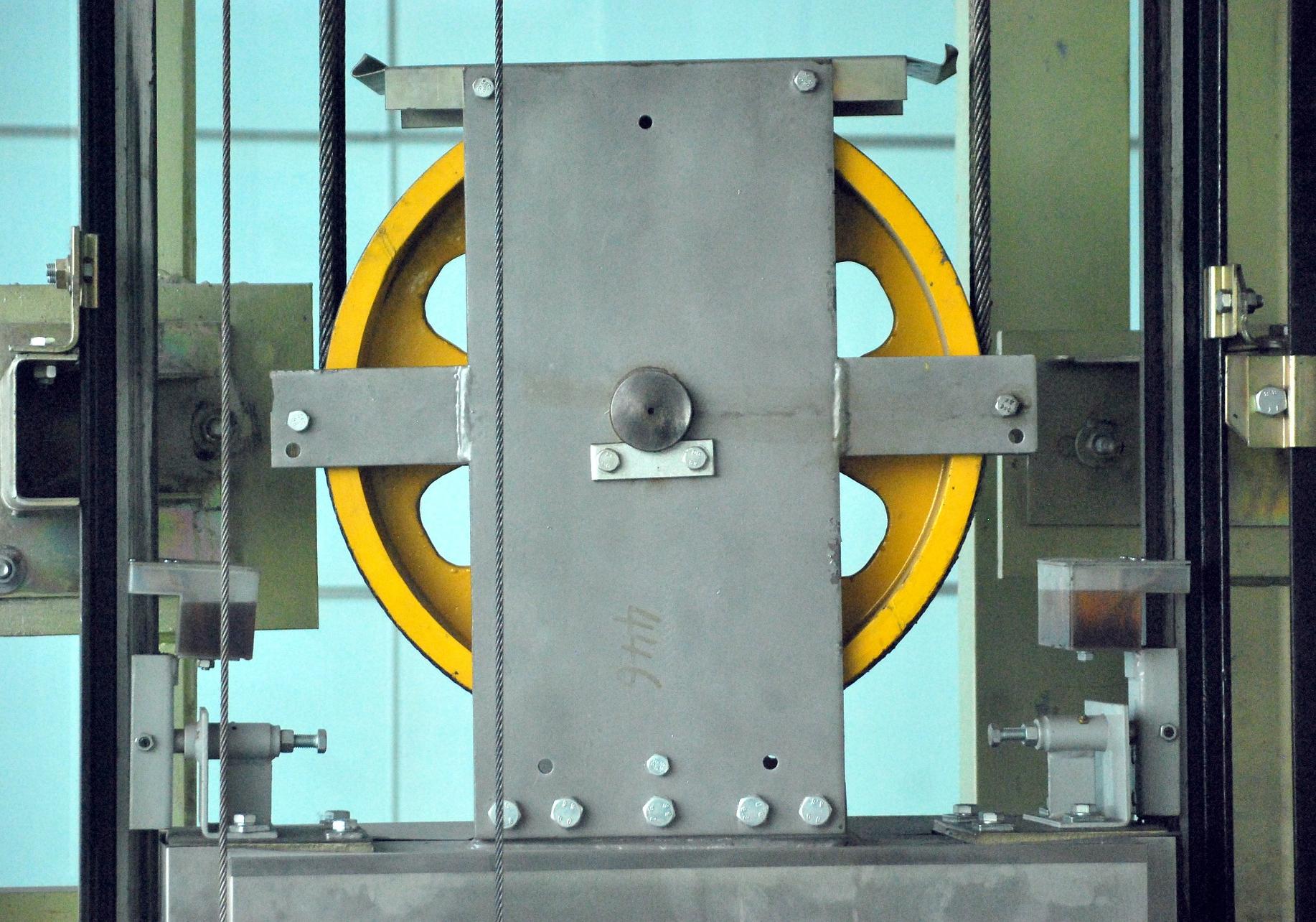 В Соломенском районе начнут активнее ловить воров, которые крадут части лифтов. Фото: pixabay.com