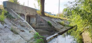 Охрана, отмена: на Почайне застройщик прекратил бетонировать летописную реку