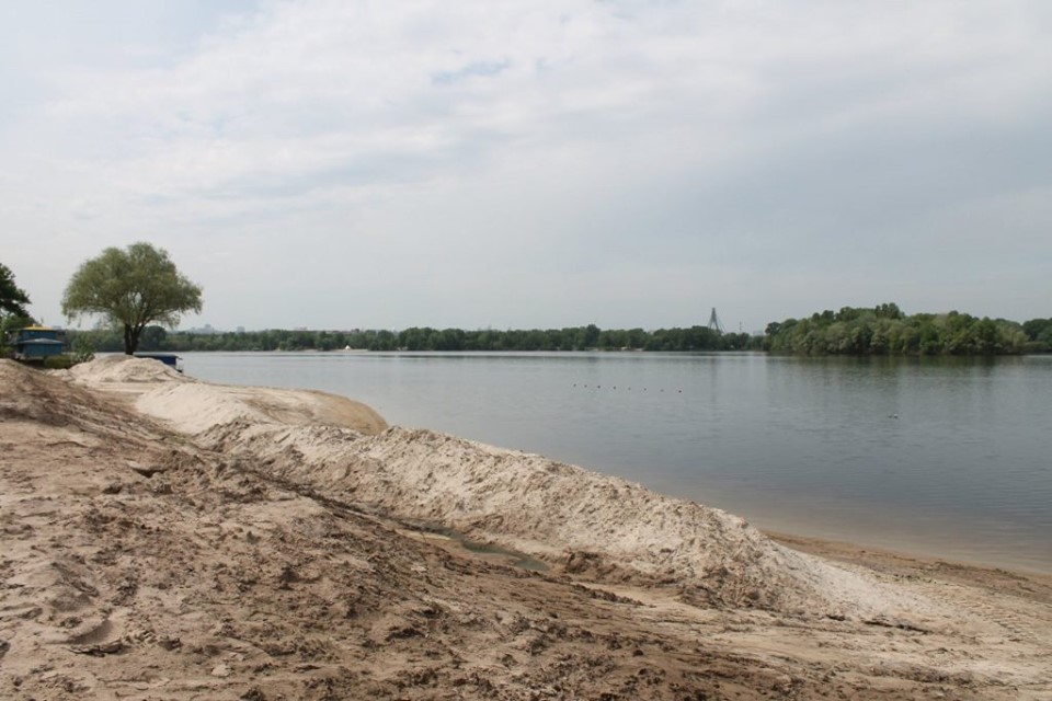На Троещине обустроят к лету новый пляж / desn.gov.ua