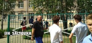 Прерванный праздник: на последний звонок в Харькове эвакуировали школу