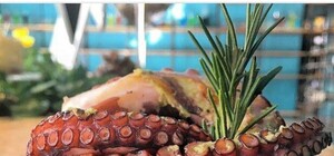 Разгрузи желудок: 5 необычных салатов, которые можно заказать в Днепре