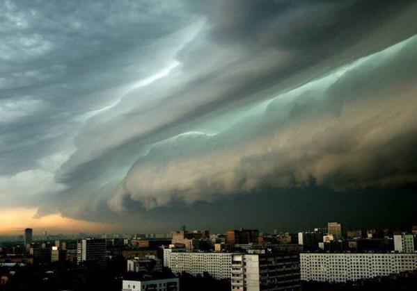 Сегодня в Киеве ожидается гроза и шквальный ветер