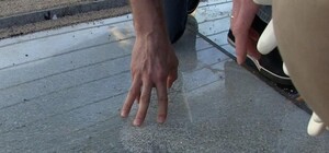 Кличко заявил, что стекло на пешеходном мосту повредили выстрелом